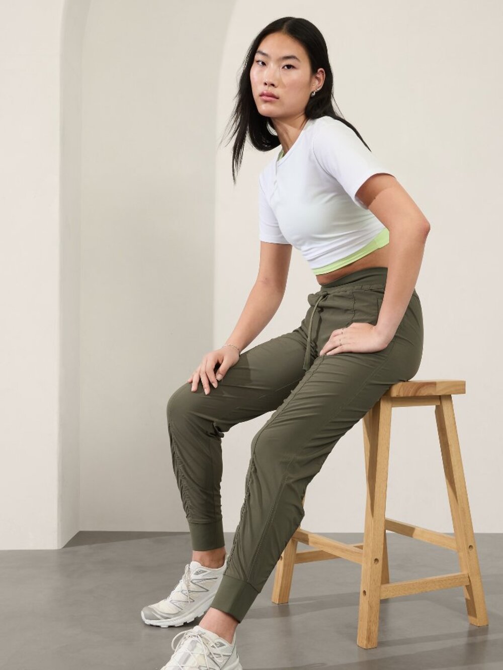 Athleta Attitude Pant Size 16 Olive Green Parachute Utility Travel Pants